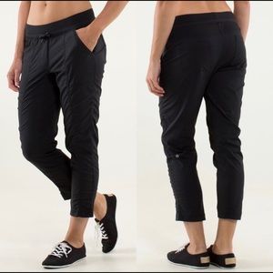 Lululemon Street To Studio Crop *No Liner Black size 10